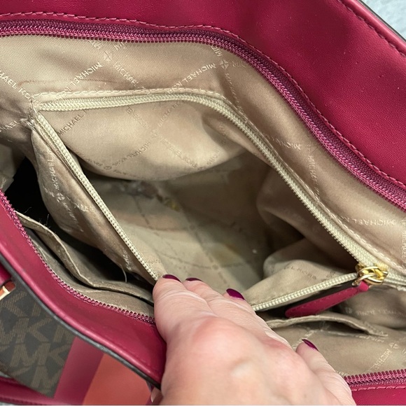 Large Michael Kors bags - Picture 13 of 16